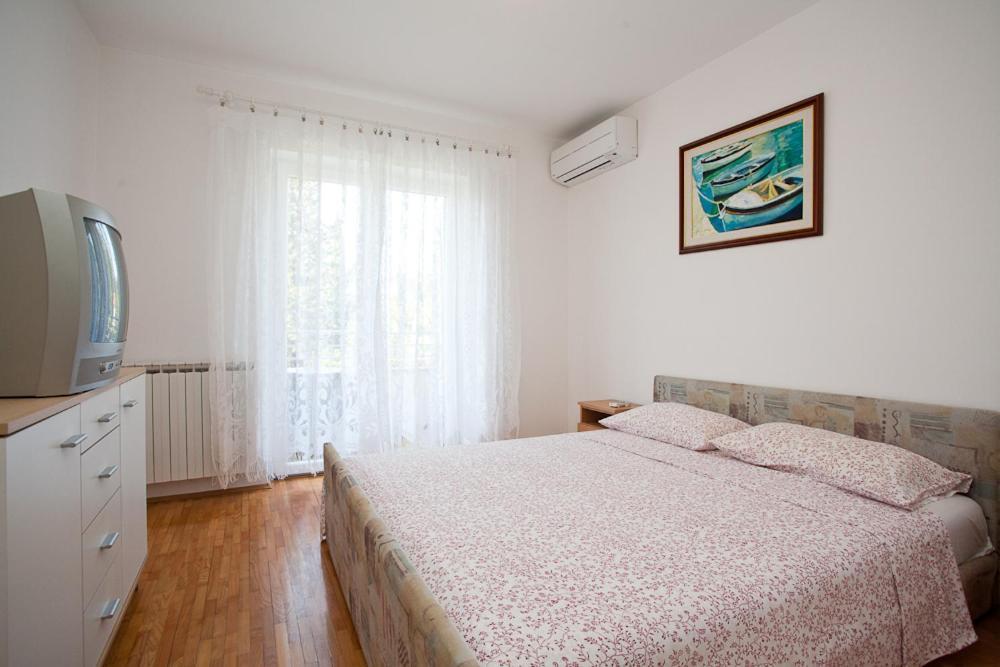 Bed & Breakfast Mario Krk Town Buitenkant foto